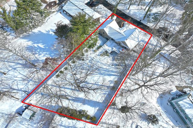 11 Westfield Drive, Centerport, NY 11721