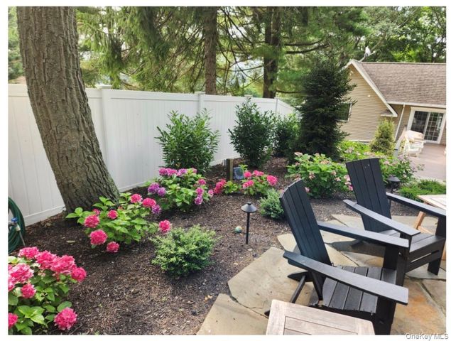 11 Westfield Drive, Centerport, NY 11721