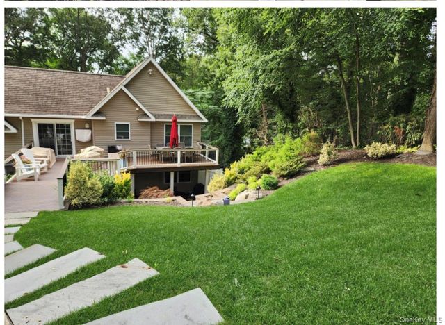 11 Westfield Drive, Centerport, NY 11721