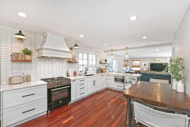 11 Westfield Drive, Centerport, NY 11721