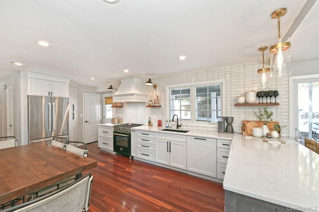 11 Westfield Drive, Centerport, NY 11721