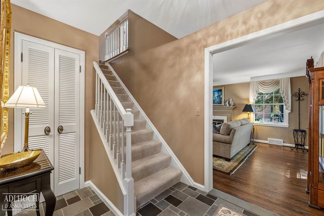 1254 Berkshire Road, Grosse Pointe, MI 48230