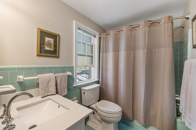 1254 Berkshire Road, Grosse Pointe, MI 48230