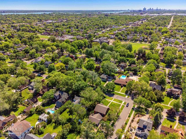 1254 Berkshire Road, Grosse Pointe, MI 48230