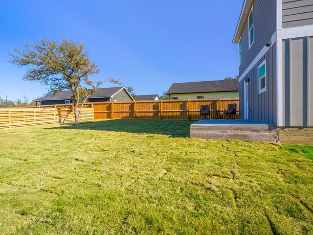 303 Cedarhill DR, Granite Shoals, TX 78654