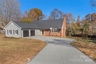 5309 Moss Creek Lane, Clemmons, NC 27012