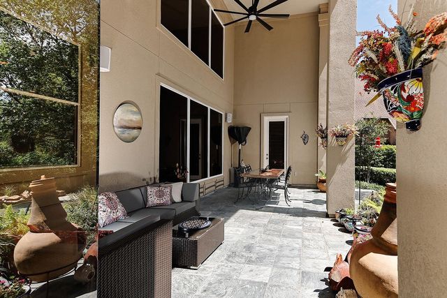 122 E Bracebridge Circle, The Woodlands, TX 77382