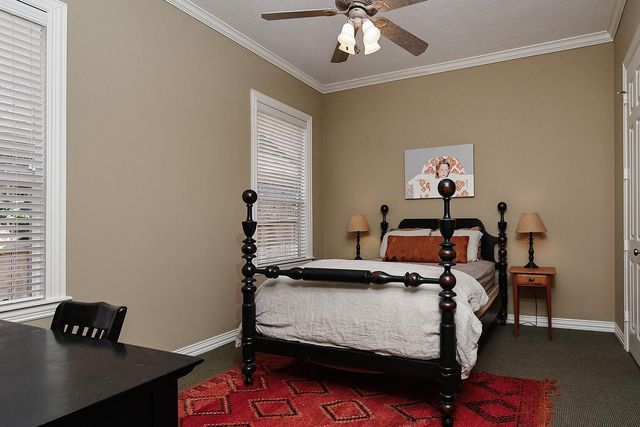 122 E Bracebridge Circle, The Woodlands, TX 77382