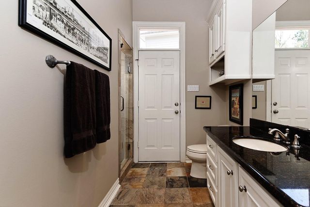 122 E Bracebridge Circle, The Woodlands, TX 77382