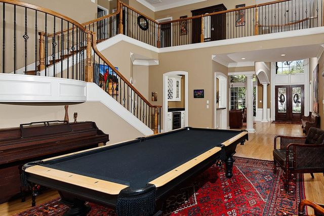 122 E Bracebridge Circle, The Woodlands, TX 77382