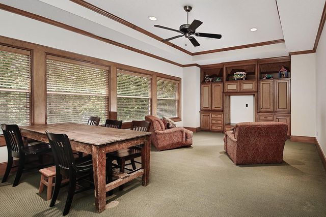 122 E Bracebridge Circle, The Woodlands, TX 77382
