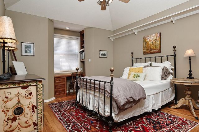 122 E Bracebridge Circle, The Woodlands, TX 77382
