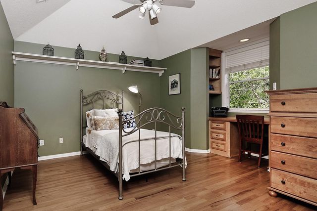 122 E Bracebridge Circle, The Woodlands, TX 77382