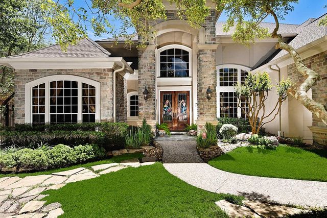 122 E Bracebridge Circle, The Woodlands, TX 77382