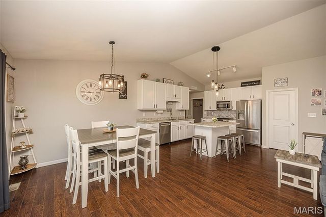 126 Riverdale Woods Circle, O'fallon, MO 63366