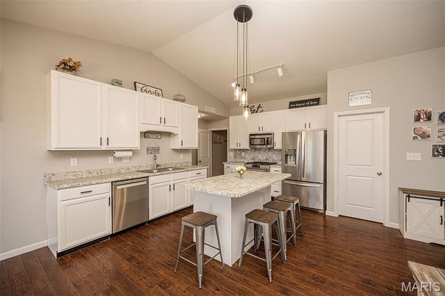 126 Riverdale Woods Circle, O'fallon, MO 63366