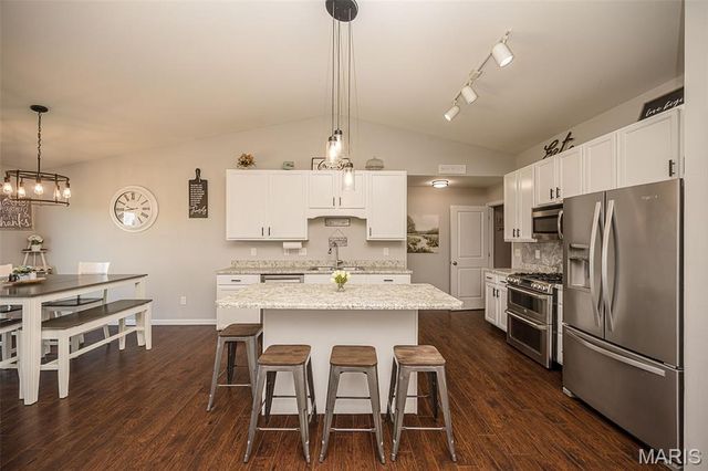 126 Riverdale Woods Circle, O'fallon, MO 63366