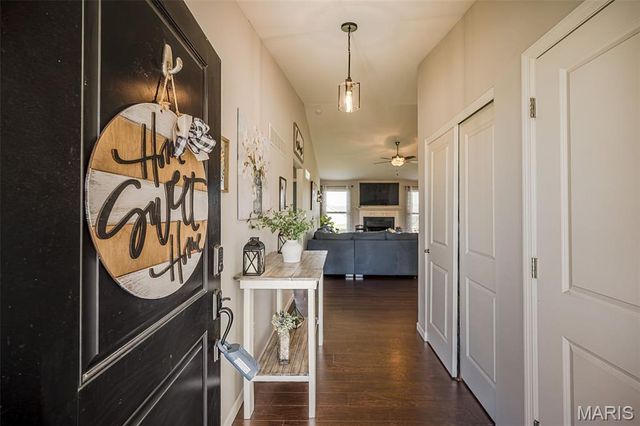 126 Riverdale Woods Circle, O'fallon, MO 63366