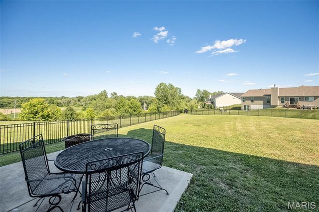 126 Riverdale Woods Circle, O'fallon, MO 63366