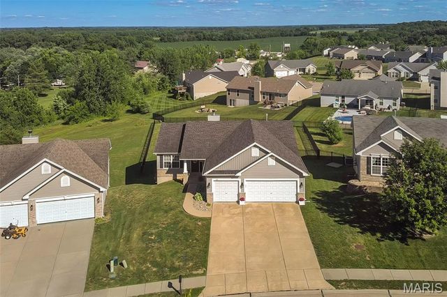 126 Riverdale Woods Circle, O'fallon, MO 63366