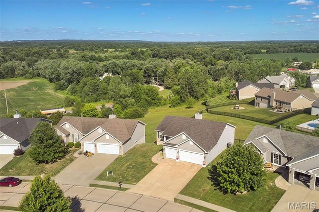 126 Riverdale Woods Circle, O'fallon, MO 63366