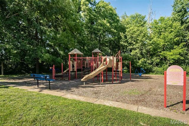 126 Riverdale Woods Circle, O'fallon, MO 63366