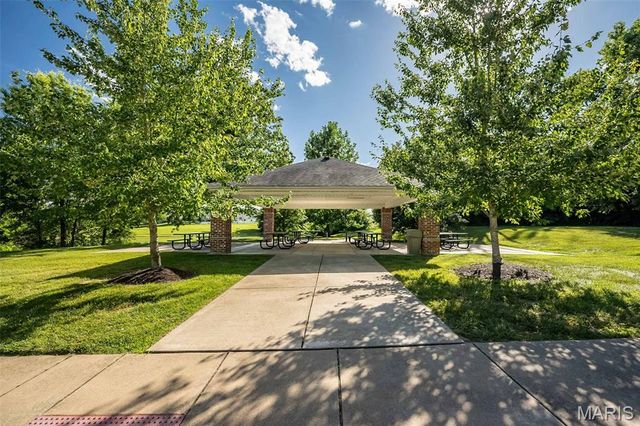 126 Riverdale Woods Circle, O'fallon, MO 63366