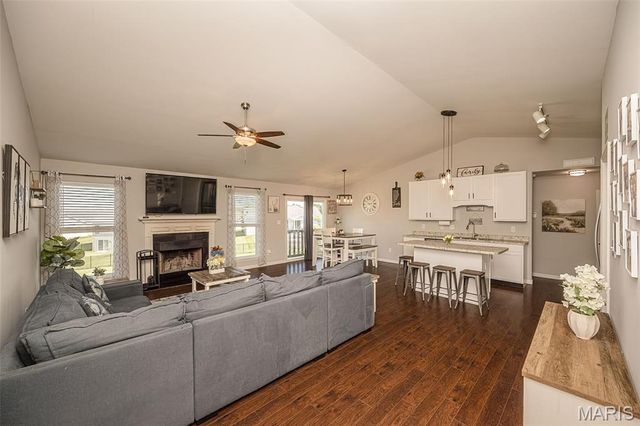 126 Riverdale Woods Circle, O'fallon, MO 63366