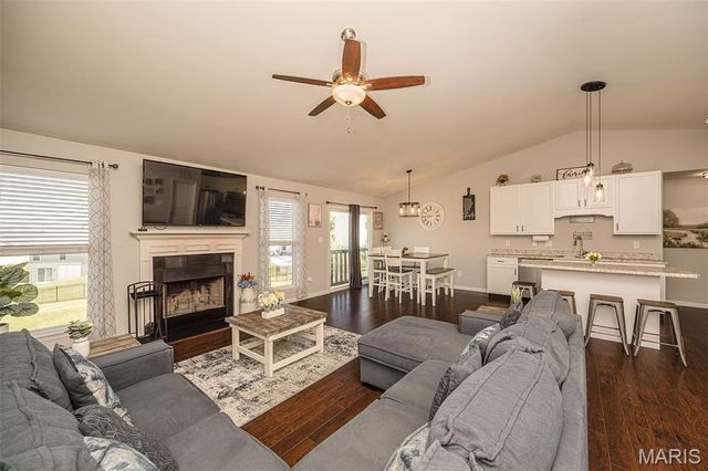 126 Riverdale Woods Circle, O'fallon, MO 63366