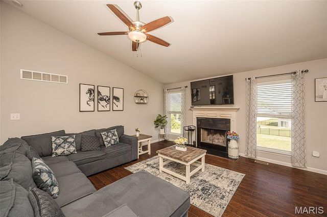 126 Riverdale Woods Circle, O'fallon, MO 63366