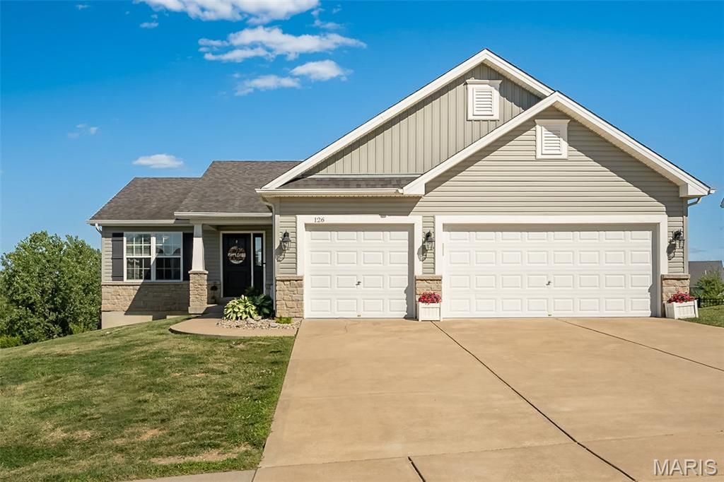 126 Riverdale Woods Circle, O'fallon, MO 63366