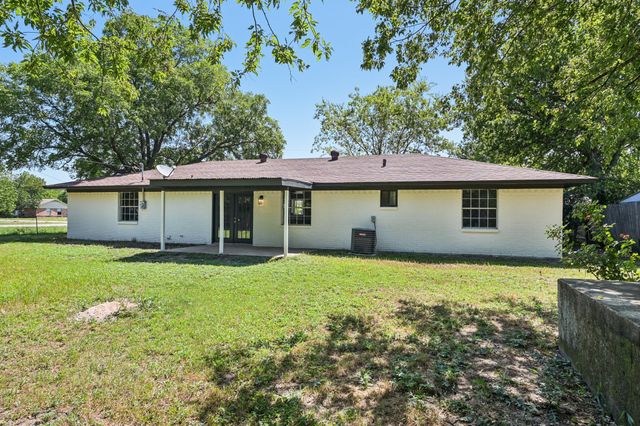 603 N 4th Street, Sanger, TX 76266