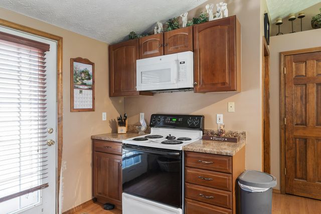 1691 Dyer Road, Grove City, OH 43123
