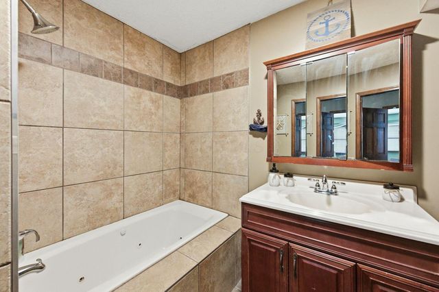 1691 Dyer Road, Grove City, OH 43123