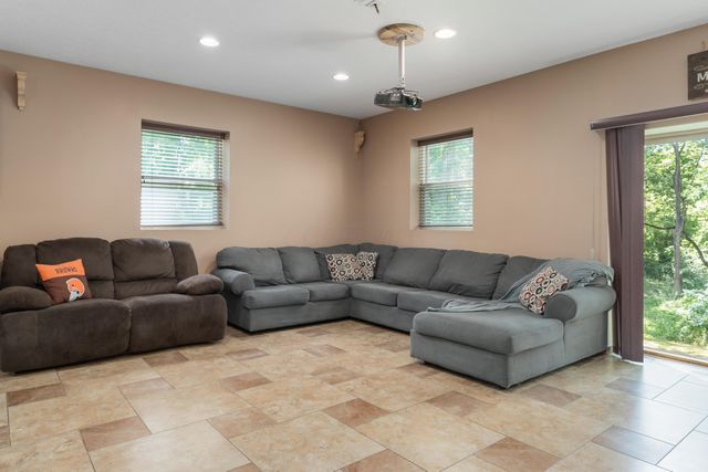 1691 Dyer Road, Grove City, OH 43123