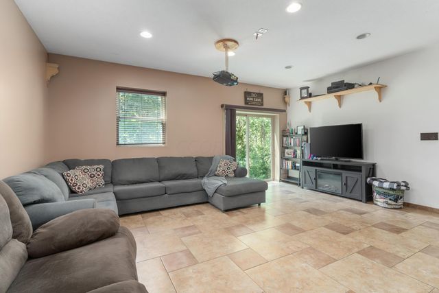 1691 Dyer Road, Grove City, OH 43123