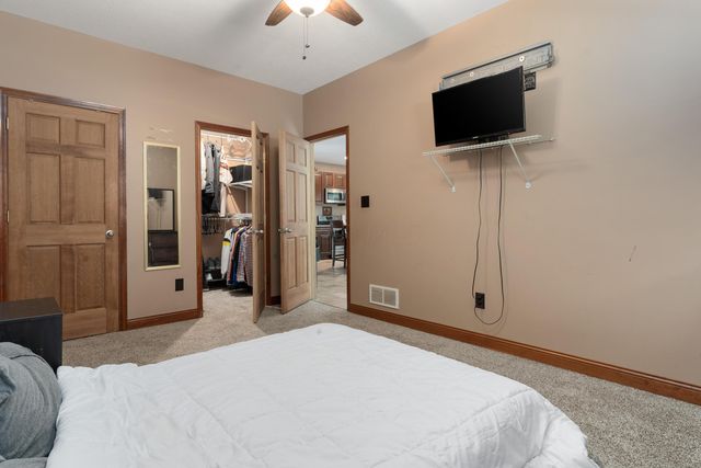 1691 Dyer Road, Grove City, OH 43123