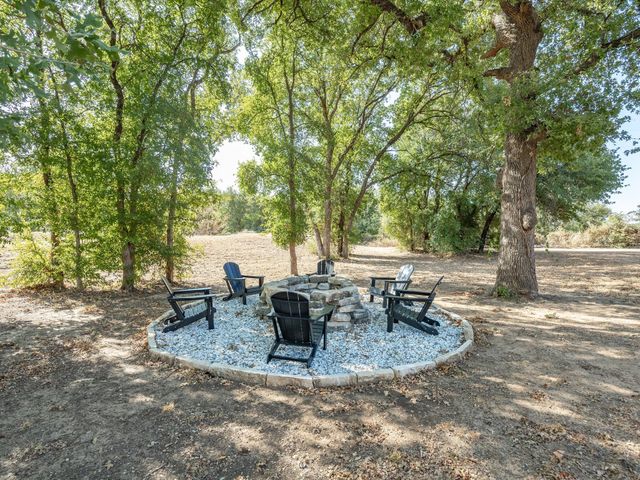 128 Paradise Oaks Court, Paradise, TX 76073