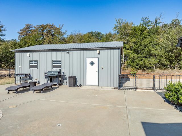 128 Paradise Oaks Court, Paradise, TX 76073