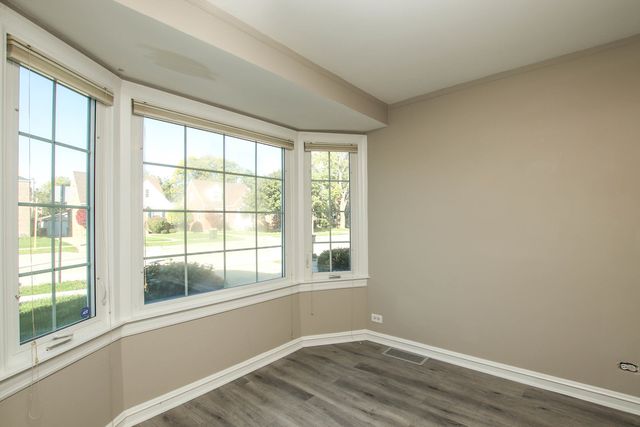 5815 N Canfield Avenue, Chicago, IL 60631