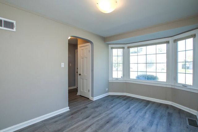 5815 N Canfield Avenue, Chicago, IL 60631