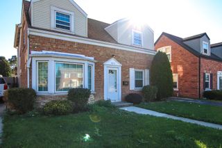 5815 N Canfield Avenue, Chicago, IL 60631