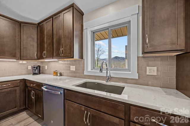 19 Dunsmore Avenue, Black Mountain, NC 28711