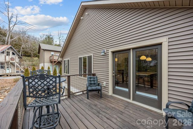 19 Dunsmore Avenue, Black Mountain, NC 28711