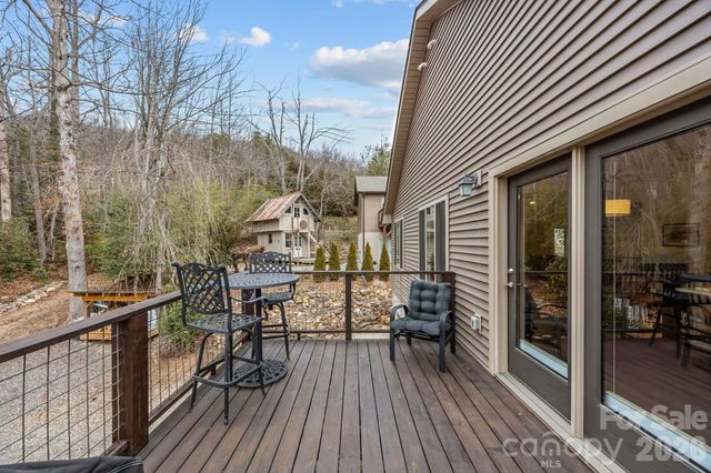 19 Dunsmore Avenue, Black Mountain, NC 28711