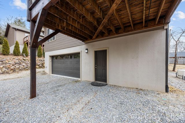 19 Dunsmore Avenue, Black Mountain, NC 28711