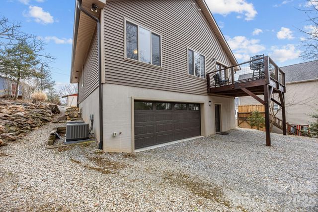 19 Dunsmore Avenue, Black Mountain, NC 28711