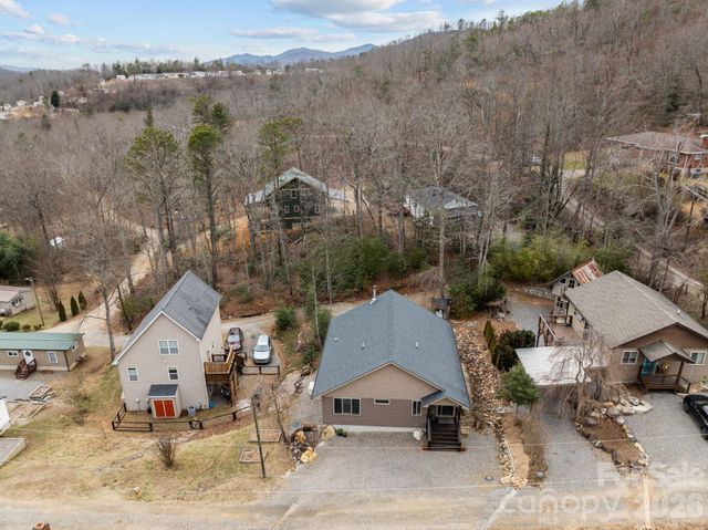 19 Dunsmore Avenue, Black Mountain, NC 28711