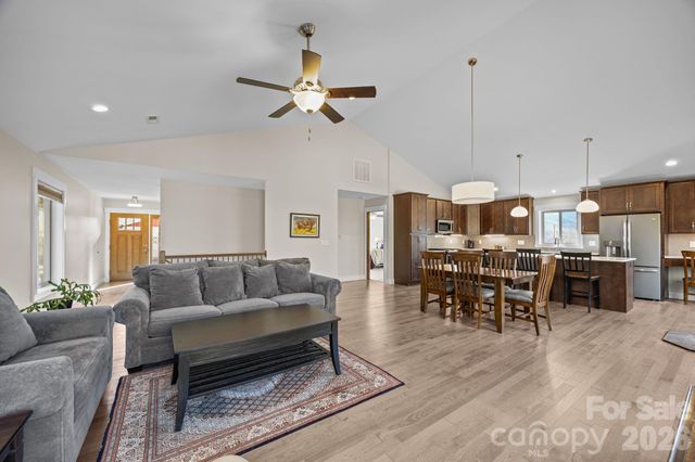 19 Dunsmore Avenue, Black Mountain, NC 28711