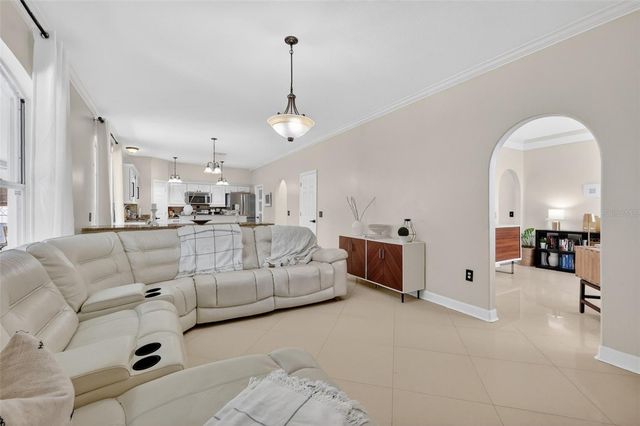 359 PEBBLE COURT, Minneola, FL 34715